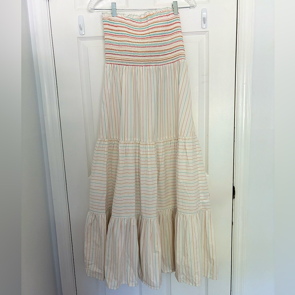 NWOT - American Eagle smocked strapless dress